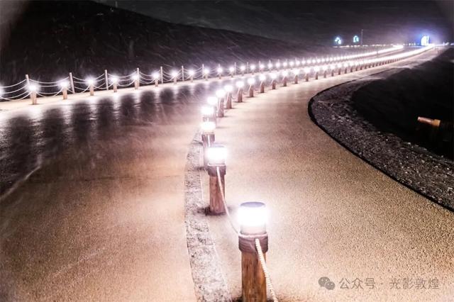 【敦煌第二场雪】月牙泉风雪交加景致极为震撼