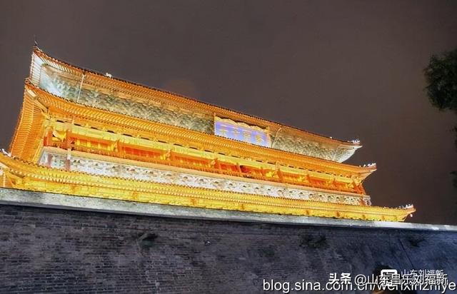 秋雨中的“西安回民街”街市（“陕西之旅”之六）