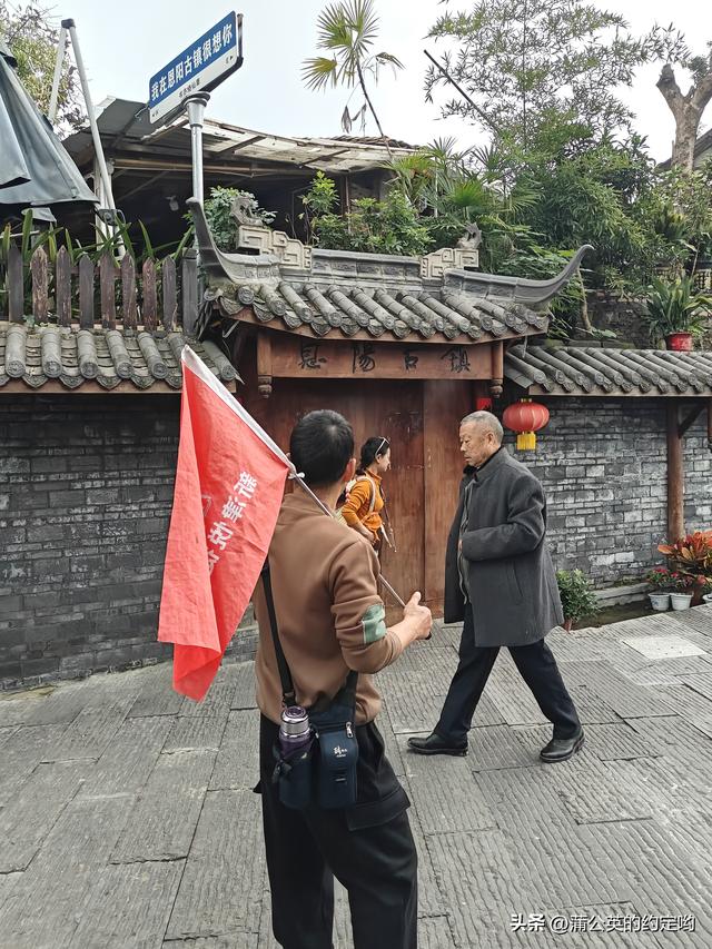 江边古镇风景不错，值得一看