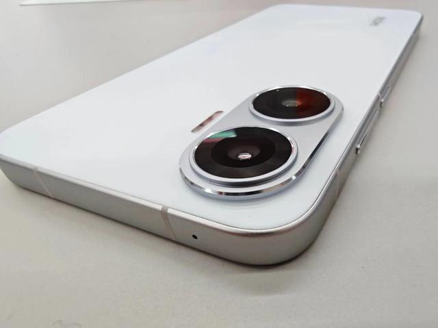 REDMI Turbo 5 Pro再次确认：9000mAh电池+旗舰芯，2026年强势来袭！