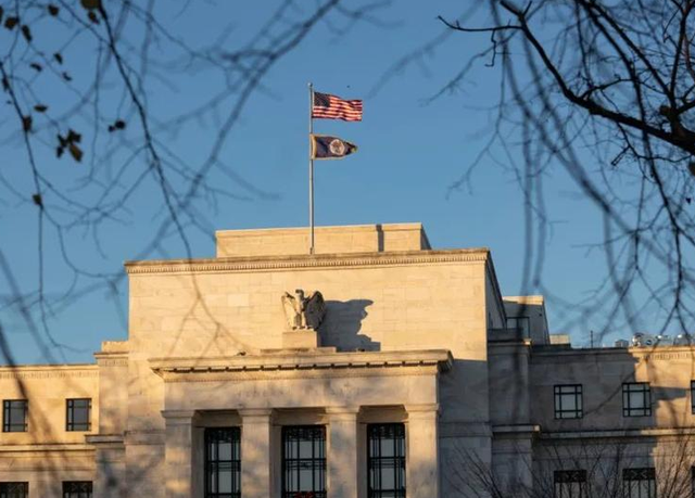 中方抛118亿美债，逼出4接盘国，马斯克已通知白宫：美基本没救了