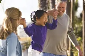 美国18年收养8万中国儿童，80%都是女孩，背后的真相是什么？图片