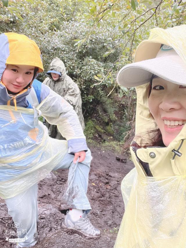 终于在西藏找到了一颗“蓝色心脏”——雨中探访古如拉措