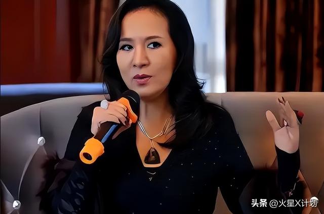 事业巅峰远赴美国，被老外“玩腻	”后晚年回国，如今变成了这样！