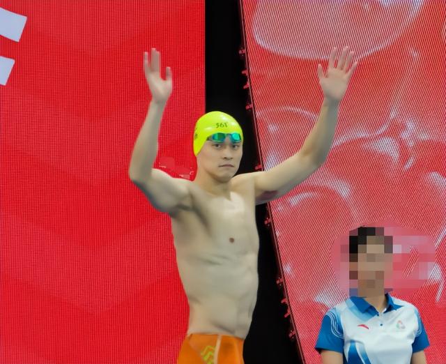 孙杨不再隐瞒！公开回应是否退役，自称很遗憾，印证了潘展乐的话