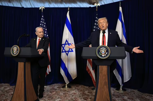 特朗普警告：如果伊朗试图重新武装，美国将“狠狠教训他们一顿”