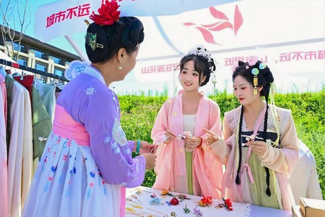 国际友人专程赴长为哪般？长春这里告诉你