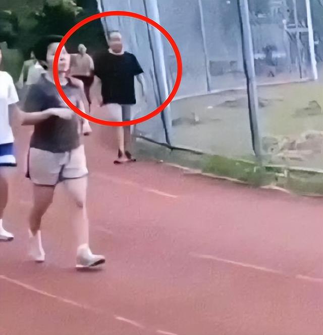 太嚣张了！湛江事件引众怒，网友：骨子里的坏，停发退休金