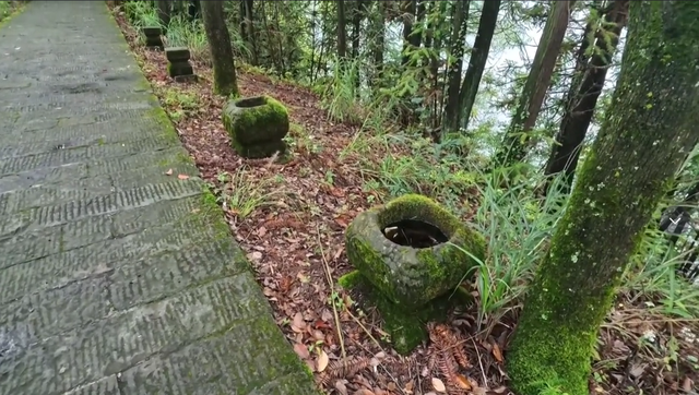 湖北神奇的百年古寨，四面环山环境优美，人鬼同屋全国罕见