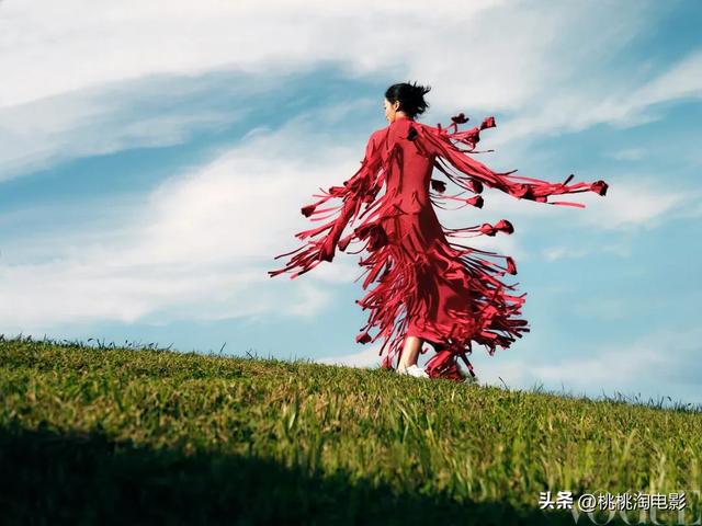 影后辛芷蕾《VOGUE》银十封面大片，达成五大女刊二轮满贯