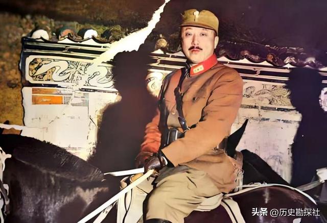 卫立煌将军的妻子有多漂亮？穿着时髦端庄优雅，不愧是北大校花！