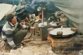 李村大集的铁锅炖脂渣，有我小时候的难忘回忆图片