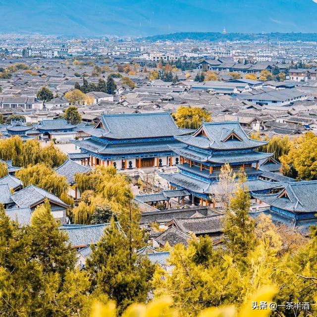 自驾营地：云南丽江市免费床车房车自驾露营地停车场主要景点美食