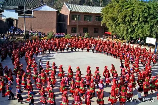 共点篝火、三县狂欢！7.18→8.20！建水、元阳、石屏彝族火把节狂欢指南，每日精彩不重样