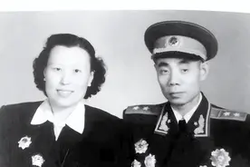 吴信泉中将生8男4女，总理亲送“外号”，主席：你的比喻很形象嘛图片