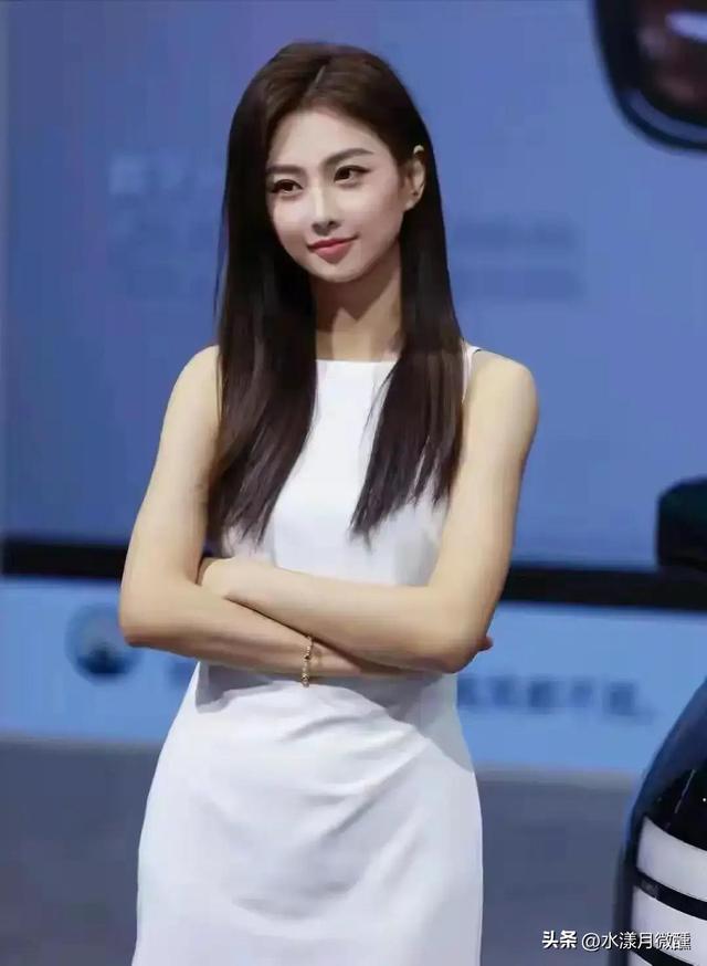 苏一宁,身高177厘米,体重56公斤，车模姐姐，人称少妇天花板