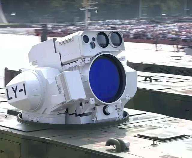 央视首次曝光：歼-11B挂载激光武器吊舱，这才是真正的未来空战！