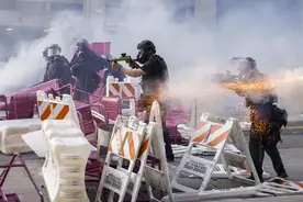 中国记者在洛杉矶中弹！我驻洛杉矶总领馆提醒：中国公民切实加强安全防范图片