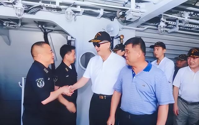 他挪用近3亿公款，却没坐过一天牢，为何国家还补发给他19年工资