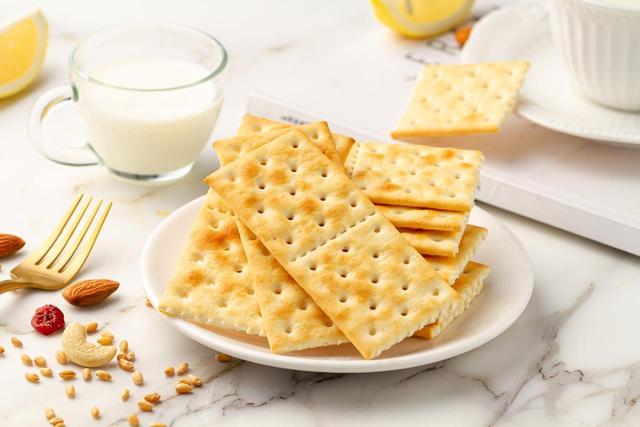 糖尿病不能吃米饭？英国专家：不想血糖飙升，少吃这5种食物