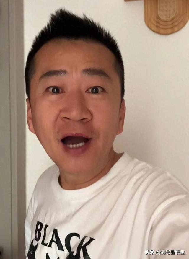 一个贪财一个好色！老夫少妻的“残酷”在42岁李嘉明身上应验了