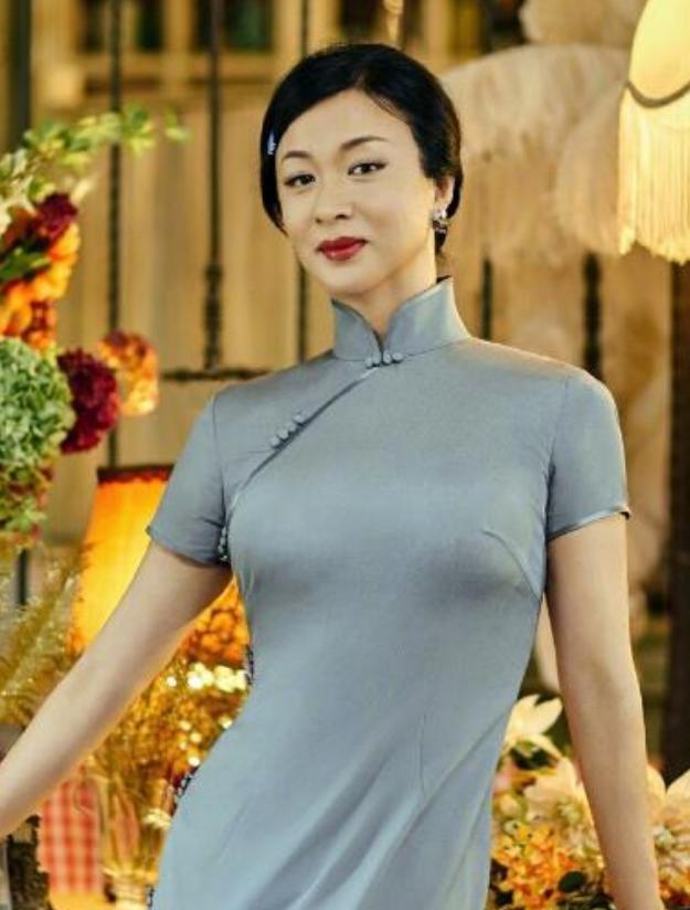 面相变了！逃到国外半年多，58岁金星近照曝光，早年风光已然不再