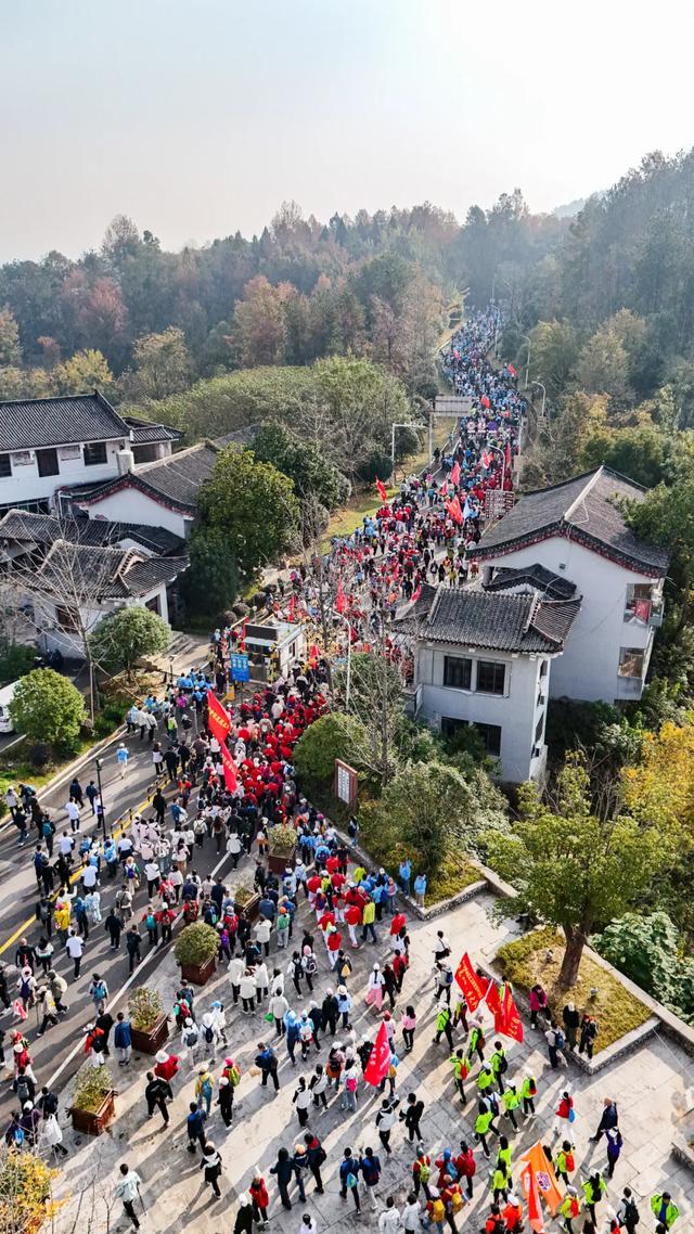 今天,万人齐聚木兰山!