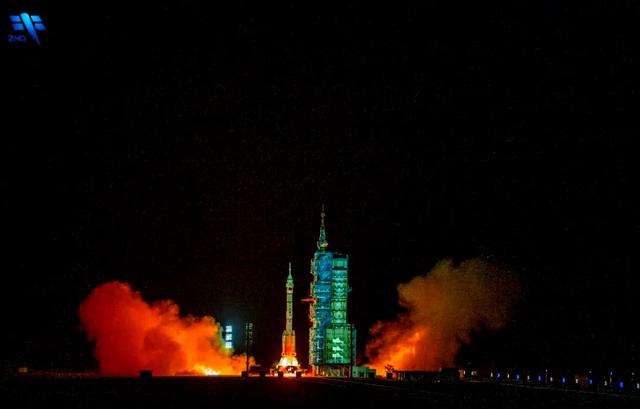 神舟二十一号发射:航天员张陆带队出征,为什么要在晚上发射?