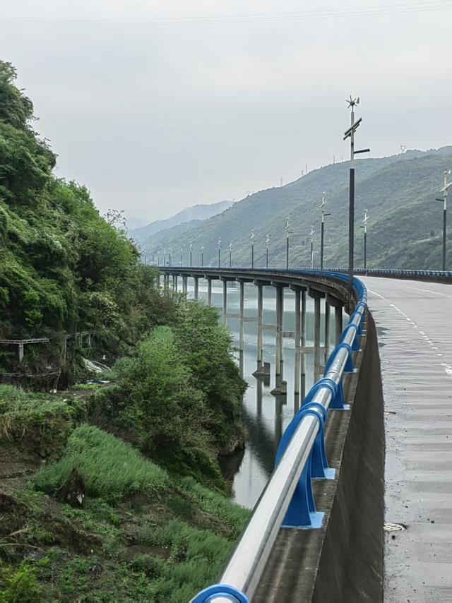 襄渝铁路经过白河县