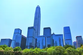 广东18市GDP出炉：深圳狂涨2200亿，中山超湛江，云浮刚超1200亿图片