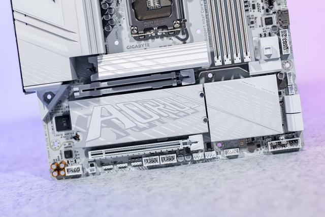 无法拒却的性价比，英特尔Ultra7 265K处理器+Z890主板装机实测