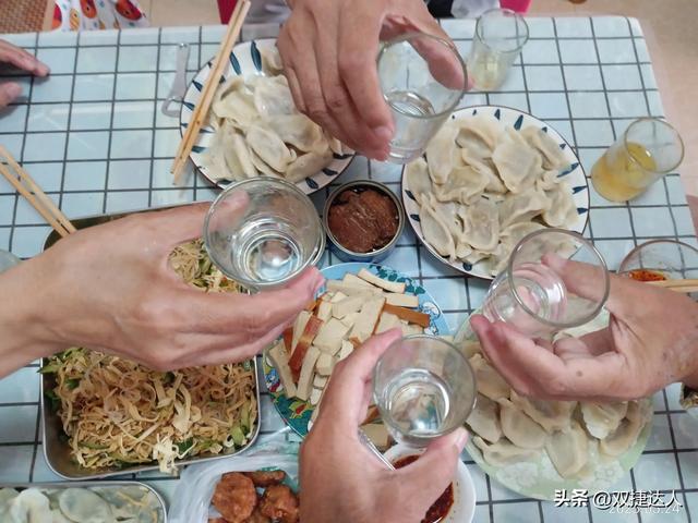 跟我一起去三亚旅居的同学,买了5月12号的火车票,14号就能到家