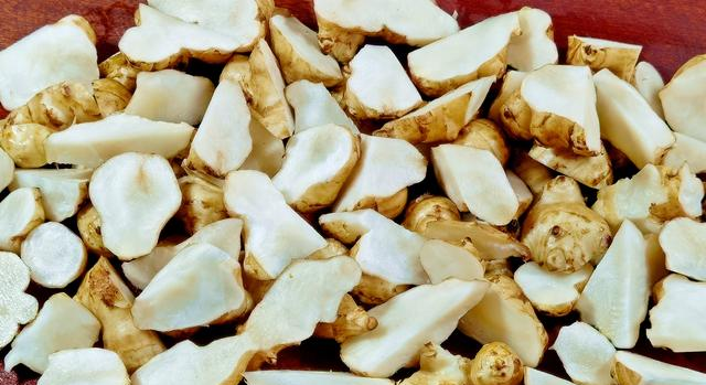 “冬天吃一根，腿脚站稳跟”！买它10斤一晒一腌，脆爽开胃超下饭