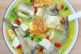 女人以肝为天，肝不好皮肤暗黄，多吃3类食物，日常护肝很重要图片