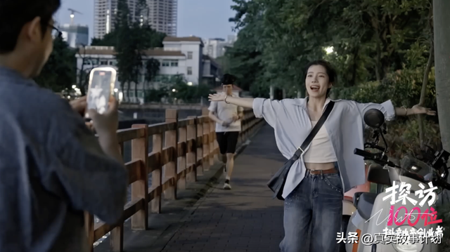 天崩开局，一个00后潮汕女孩在直播间向上一跃