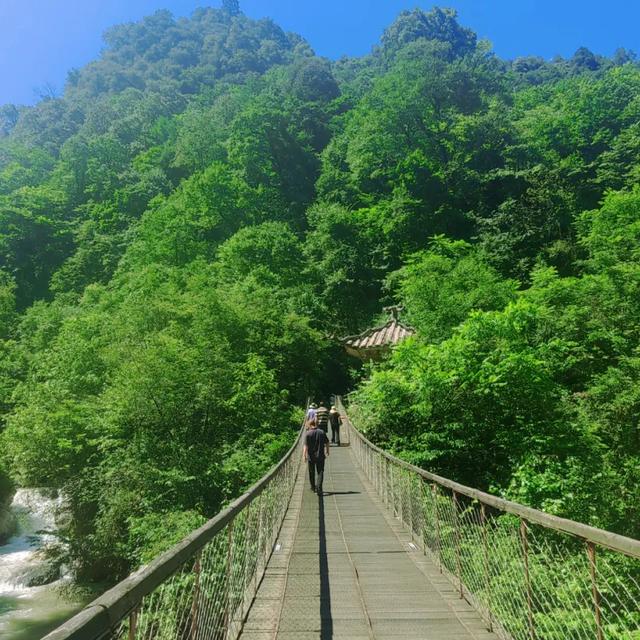 漫步黑竹沟,尽享初秋美景~