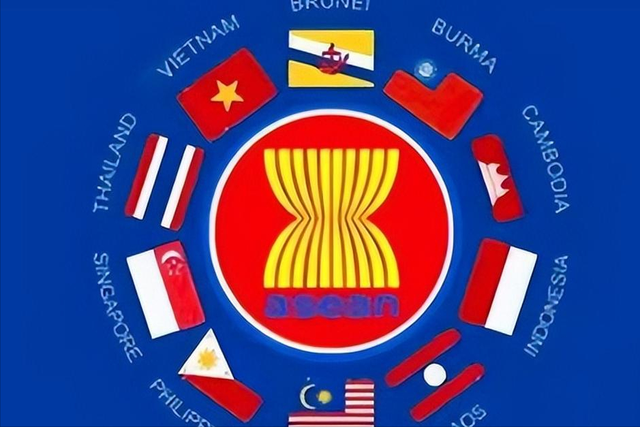 中方高层现身泰国，对把佩通坦拉下台的洪森，隔空发出警告