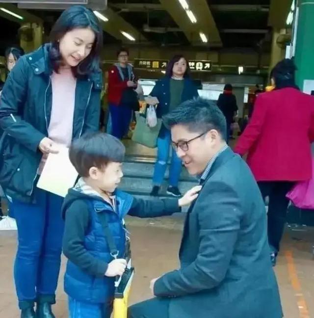 从冠军到豪门，郭晶晶代言品牌被立案	，沉默1天后荒唐一幕出现