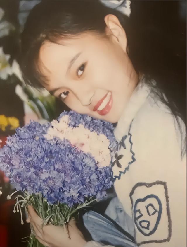 她曾是“央视台花”，男友被判死缓，丈夫狱中身亡，47岁无人敢娶