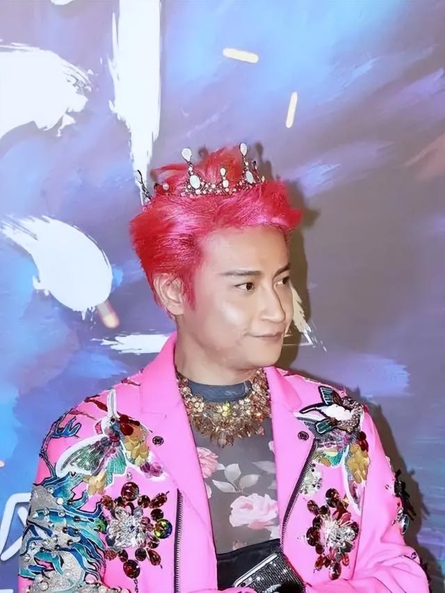 美男变大姨？又一明星步入苏有朋后尘，这些男星的畸形审美太离谱