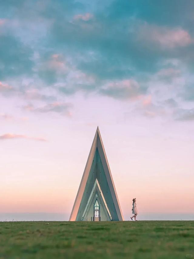 浪尖、海岸与咖啡香：解锁万宁的冬日浪漫