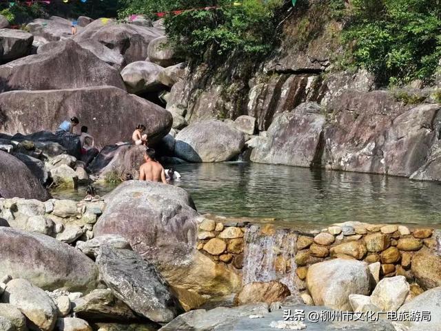 山水会“弹牙”？融水安太乡里藏了整片“果冻潭”，清澈到想咬一口！