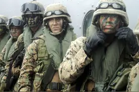 在战场上，战士们怎样睡觉，即使炮弹落下也要继续睡觉图片