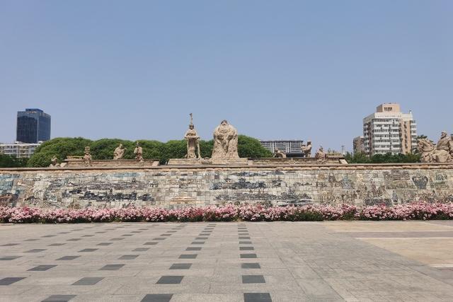 北京元大都城垣遗址公园 海棠花溪