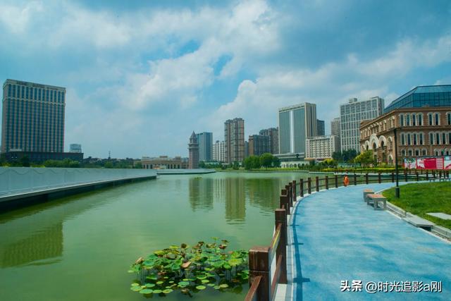 北国未来城沿湖一步一景，迈向生活的自在！