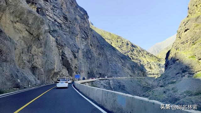 自驾新疆，走大名鼎鼎的独库公路和百里画廊，霍城看薰衣草（4）
