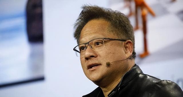 用国产替代国外芯片！黄仁勋高调“唱衰”美国AI，直言中国将赢！