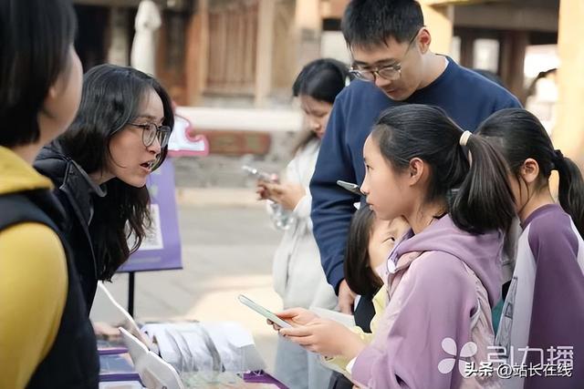 名画入咖“喝”进胃 古镇上演“艺术食用”文商旅新体验
