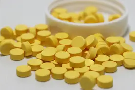 每天吃一片叶酸，坚持一段时间后身体怎么样了？听听医生怎么说图片