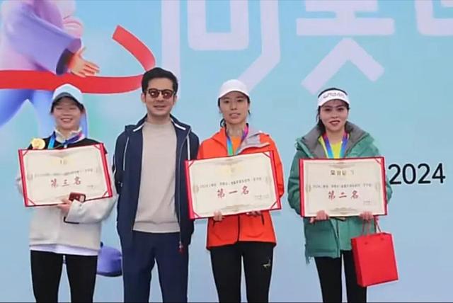 贵州跑圈“女神”李绍艳去世，年仅30岁，多次在马路上逆行摆拍